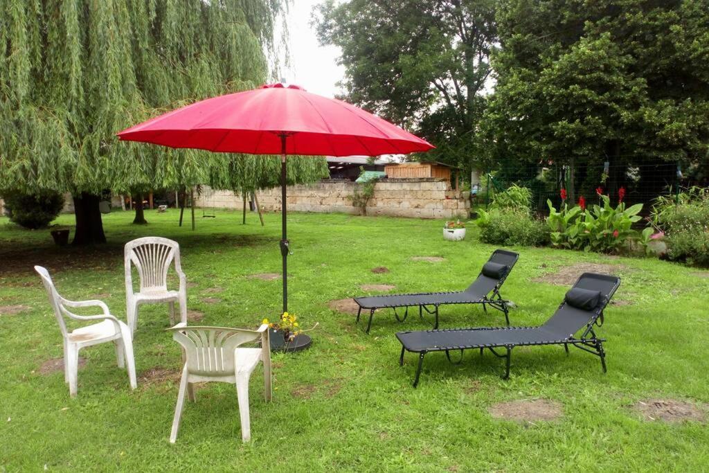 Maison Chaleureuse Et De Detente Avec Piscine Et Spa Chassemy Exteriér fotografie