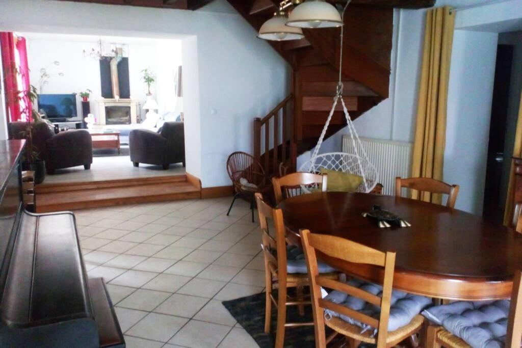 Maison Chaleureuse Et De Detente Avec Piscine Et Spa Chassemy Exteriér fotografie