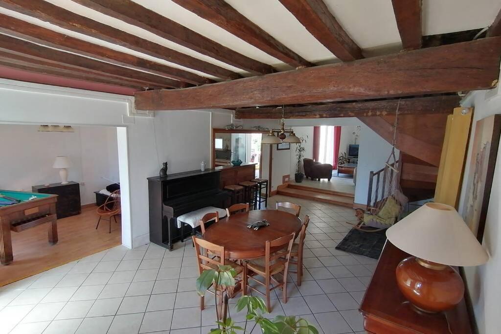 Maison Chaleureuse Et De Detente Avec Piscine Et Spa Chassemy Exteriér fotografie